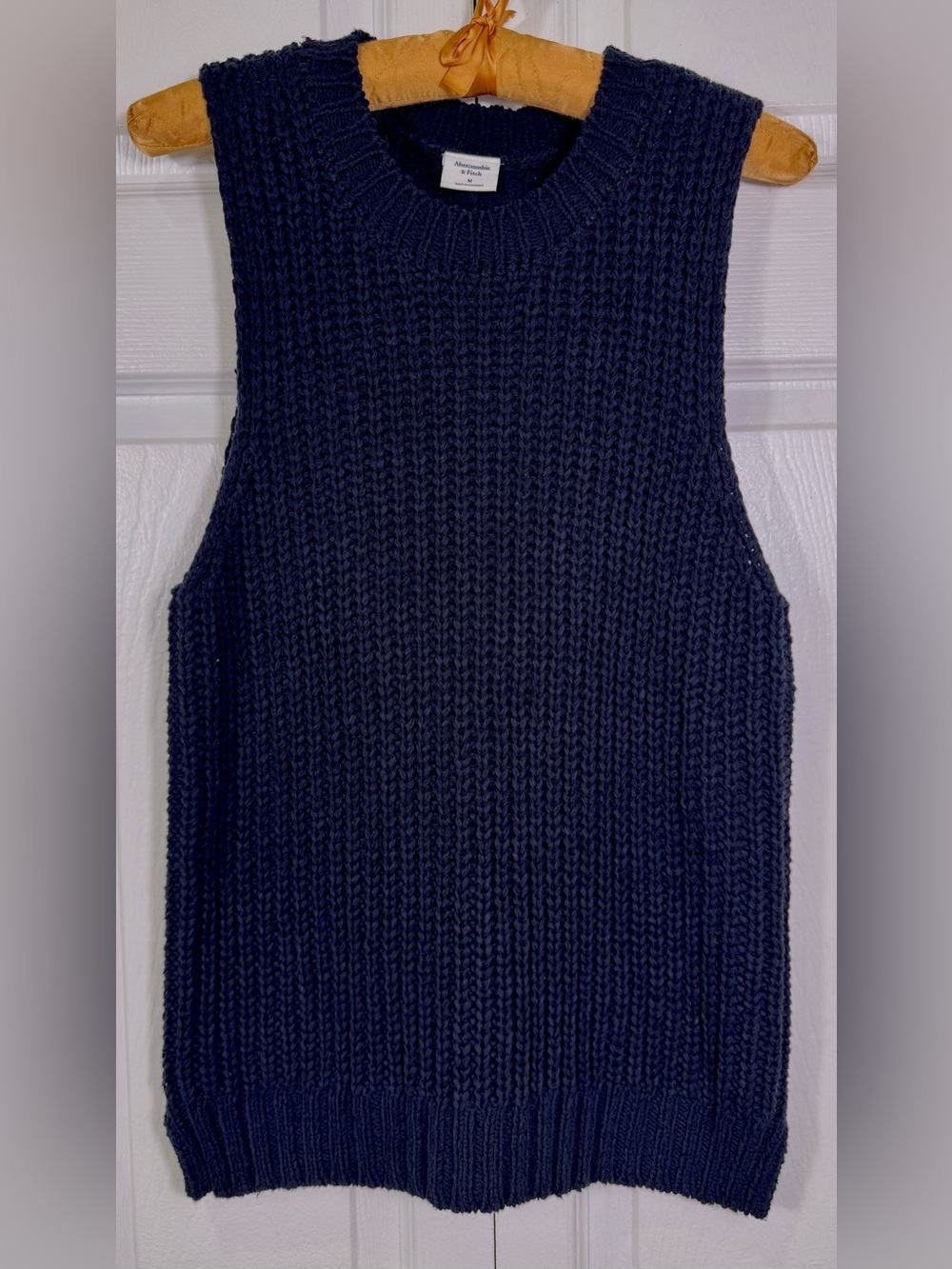 Abercrombie & Fitch Chunky Knit Sweater Vest Size M Black EUC